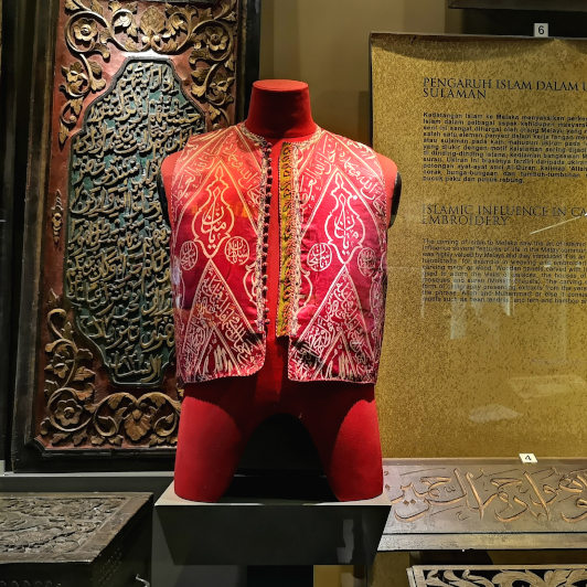 A vest with versus, at natioanl muzeum Malaysia