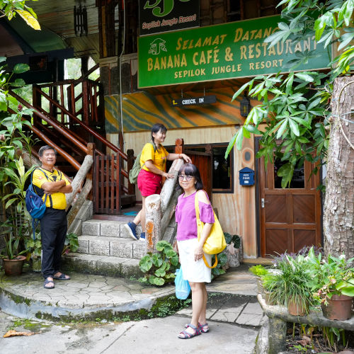 Sepilok Jungle Resort (2) banana cafe front