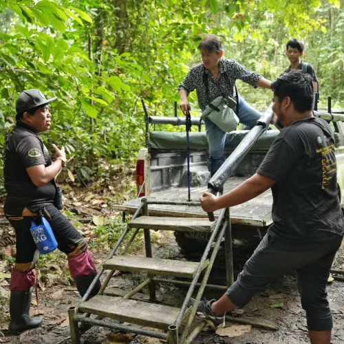 Trekking to Lipad waterfall, Tabin Wildlife Reserve