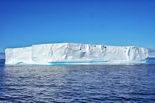 icebergs, Luxury cruise to Antarctica
