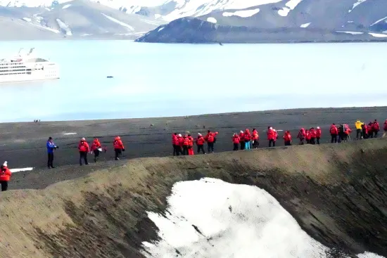 Deception Island crator