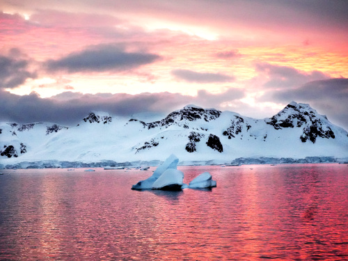 Luxury cruise to Antarctica, sunrise at 2:00 am.