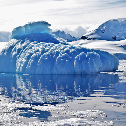 Wilhelmina Bay iceberg