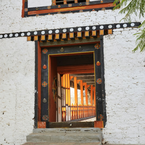 Punakha Dzong (16)-01 entrance corridor