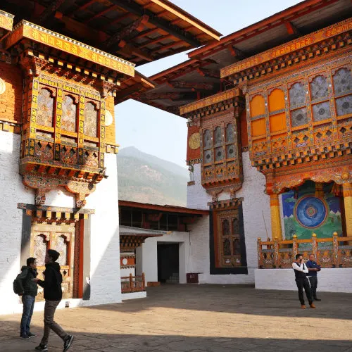 Punakha Dzong (31)-01 courtyard 2