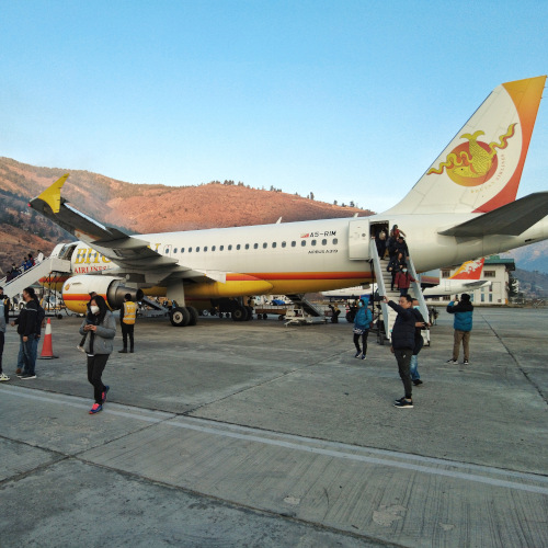 fly to Bhutan (10)-01 Paro Airport after landing