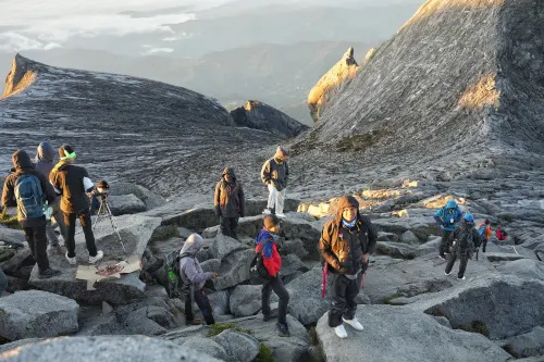 To and back from summit (16)-01 s, granite terrain, granite terrain with rope