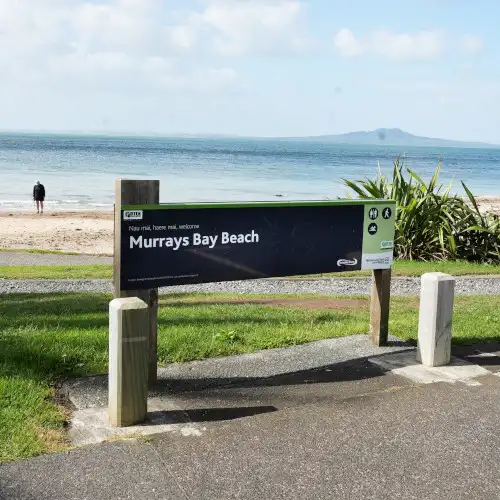 Browns Bay Beach (23)-01s