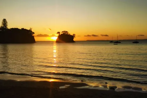 Browns Bay sunrise s, North Shore Beaches