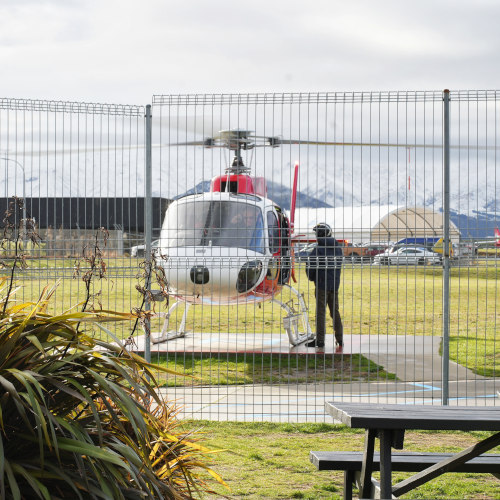 travel guides queenstown helicopter