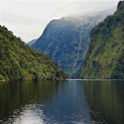 One of our New Zealand bucket list places to visit was Doubtful  Sound/Patea. We spent 2 nights aboard the @realnz Fiordland Navigator  and