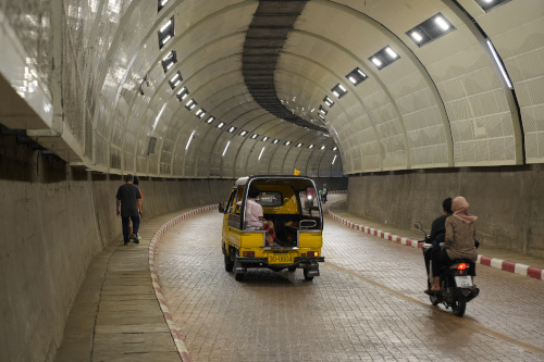 Attractions in Betong , Betong Mongkollit tunnel