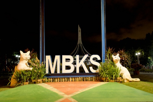 cat statue MBKS