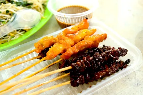 pork satay, places to eat in Kuching