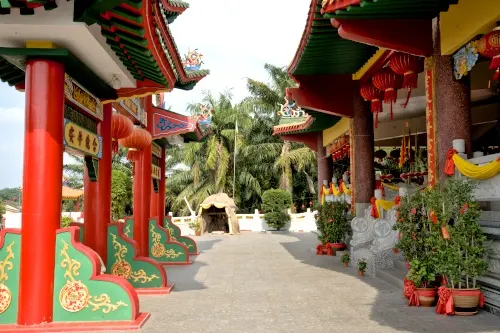 Wan Loong Chinese Temple