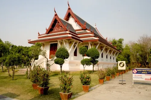(Thai monastery), birthplace of buddha