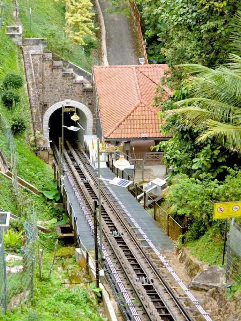 Midway going up to the upper station Penang Hill