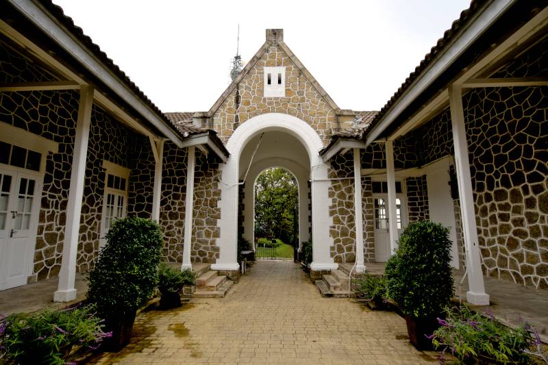 the Gate House (Bel Retiro),