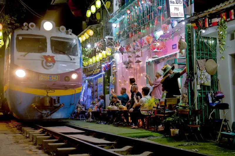 Train Cafe, Hanoi