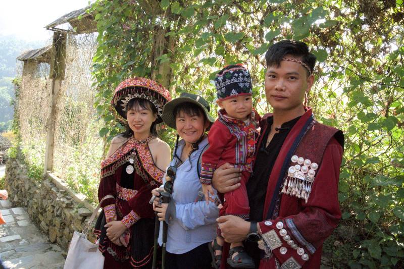 Hmong family at Cat Cat Village