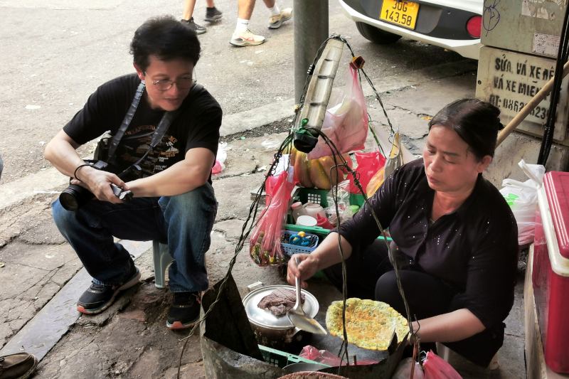 omelet at The Old Quarter,Best things to do in Hanoi