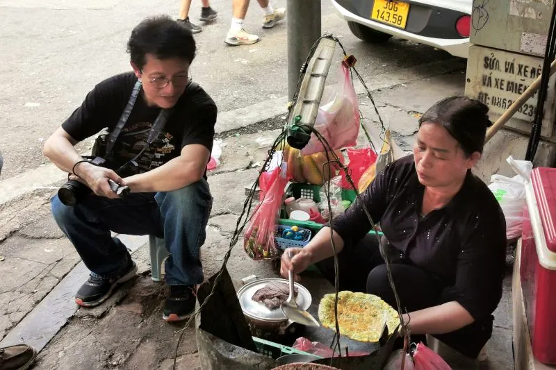 omelet at The Old Quarter,Best things to do in Hanoi