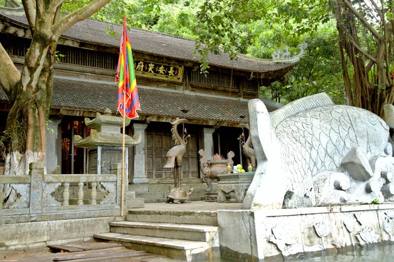 Trinh Temple, Places to visit in Ninh Binh