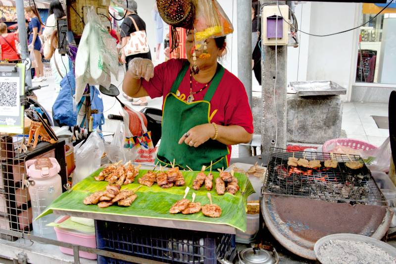 Thai grilled pork skewers (Moo Ping), Eateries and restaurants in Hat Yai