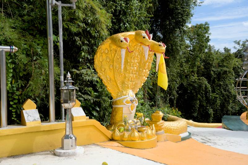 Phra Maha Chedi Tripob Trimongkol: The Stainless Steel Temple & Pagoda