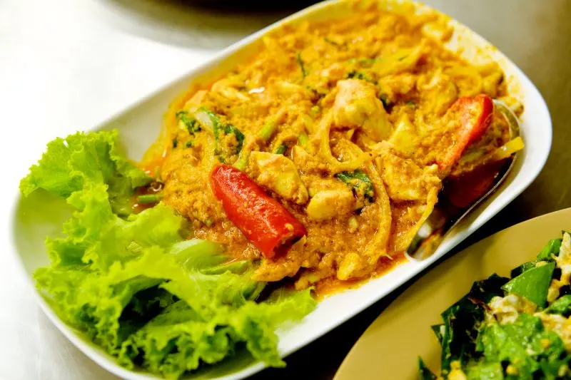 the stir-fried lump crab meat in yellow curry, Eateries and restaurants in Hat Yai