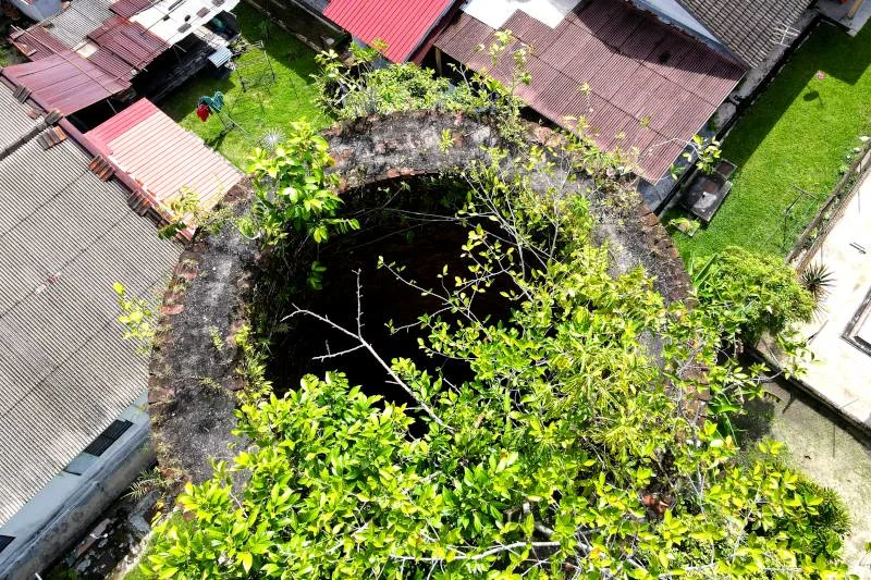 Japanese Carbide Chimney, places to visit in Kampar