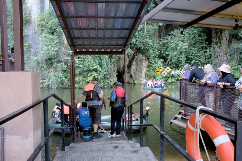 Mirror Lake, best places to visit in Ipoh