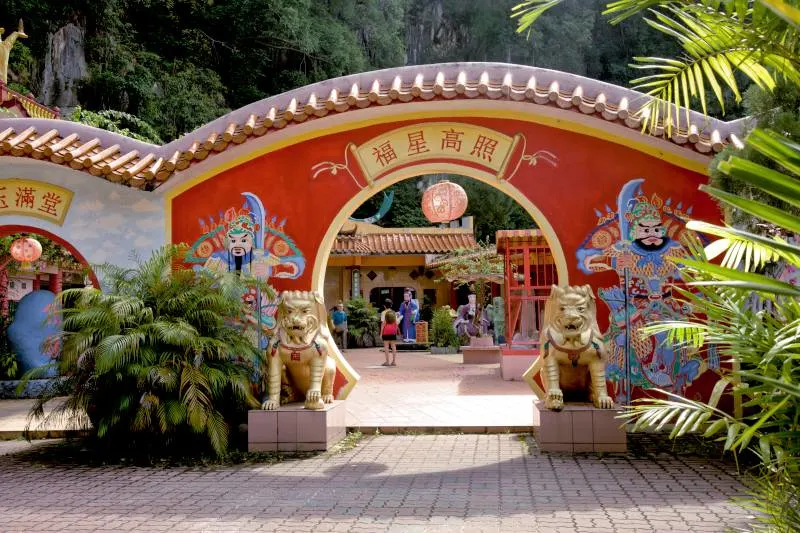 Ling Sen Tong Temple 灵仙岩, best places to visit in Ipoh