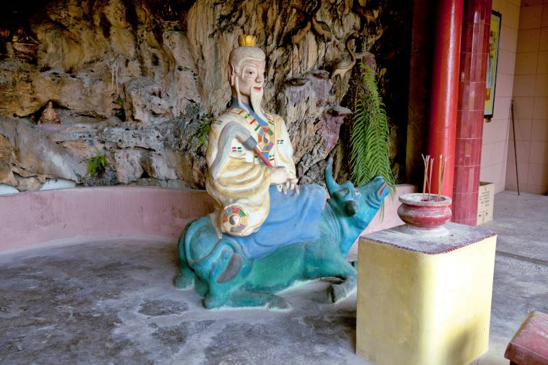 Ling Sen Tong Temple 灵仙岩, best places to visit in Ipoh