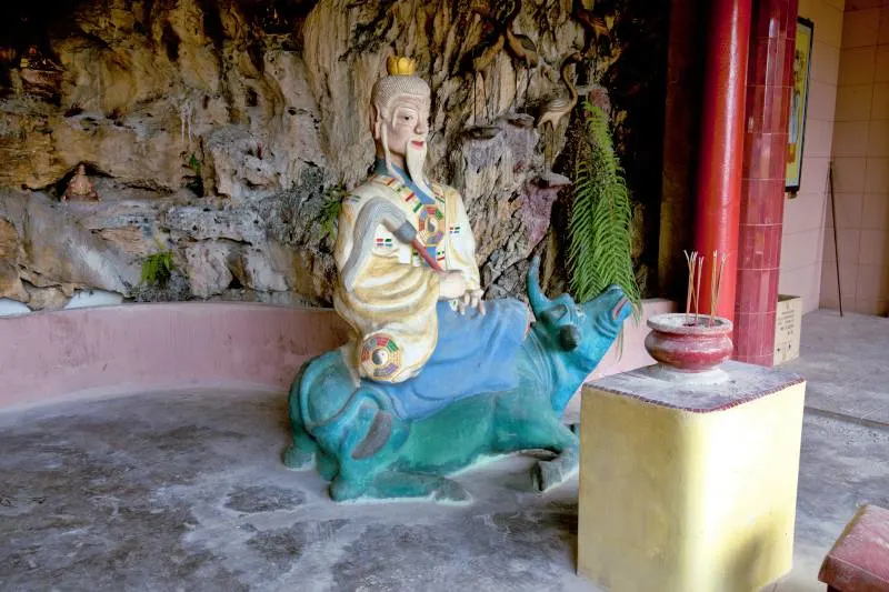 Ling Sen Tong Temple 灵仙岩, best places to visit in Ipoh