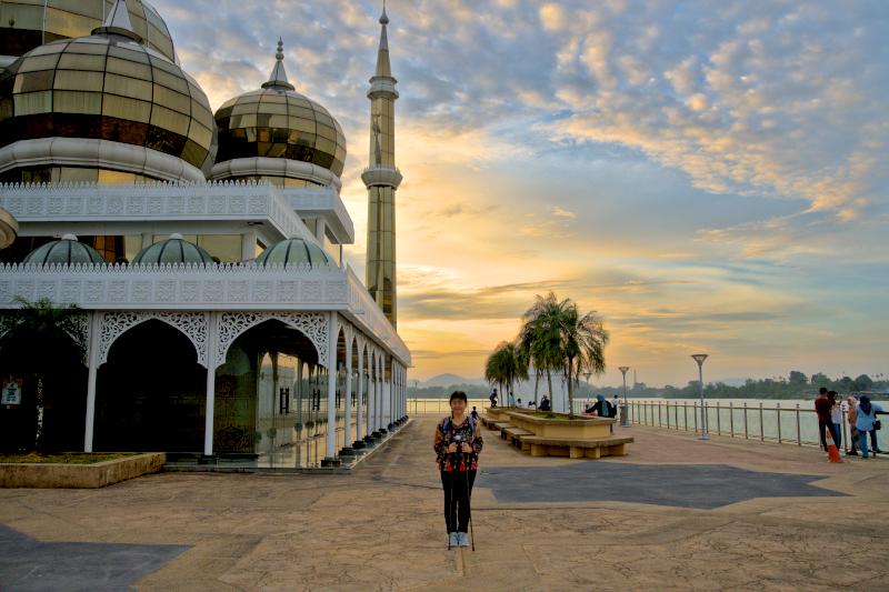 Crystal Mosque, attractions in Kuala Terengganu