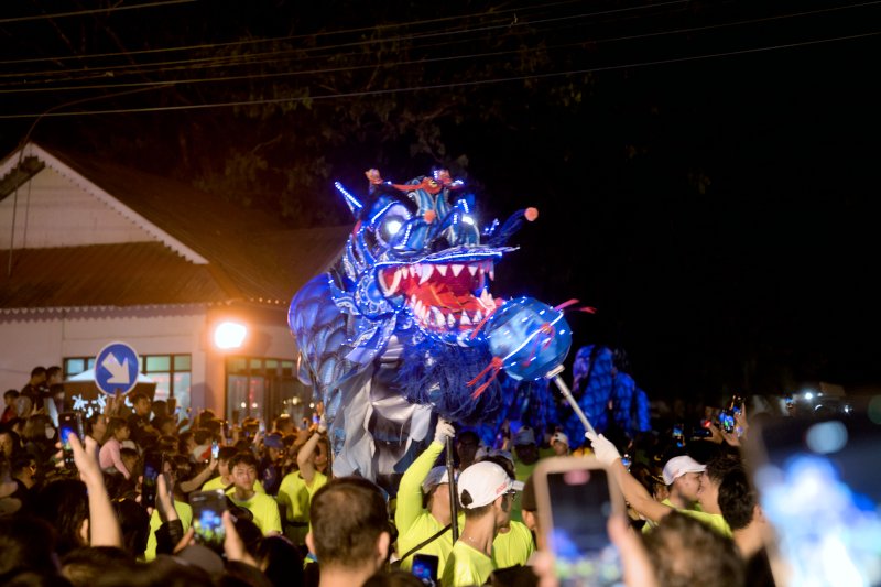 dragon dance