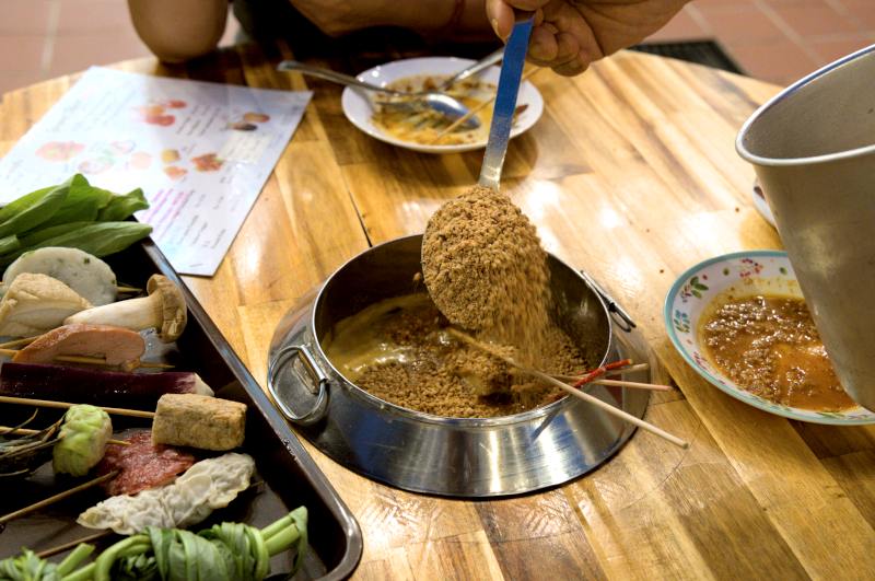 Ryan Kota Satay Celup