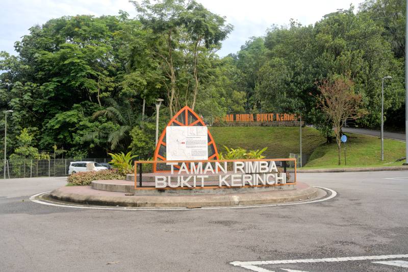 Bukit Gasing Hiking Trails , (GPS: 3.096630, 101.662852)