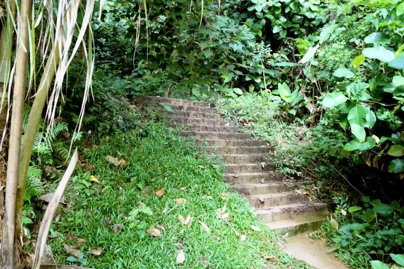 Pantai Hill trailhead