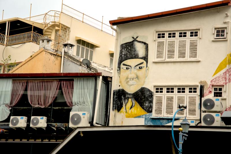 mural alogn the river