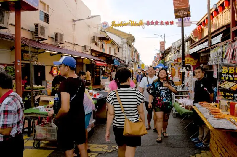 What to See in Melaka? Jonker street in the evening