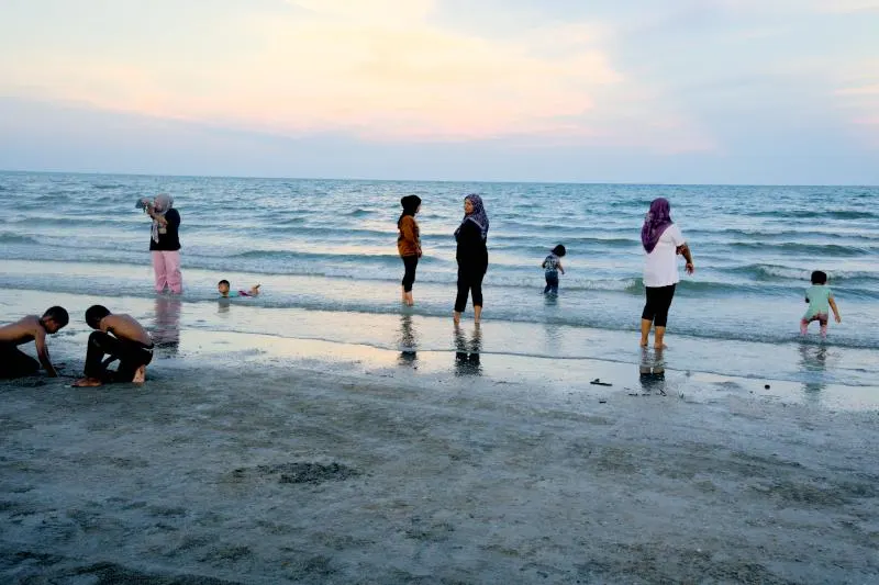 Pantai Batu Hitam, Things to Do in Kuantan