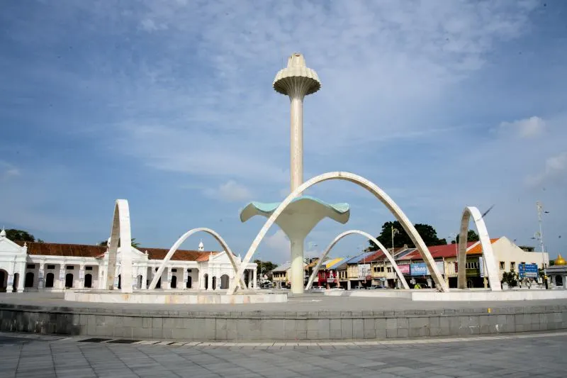 Alor Setar Square,, At the far end of the square is the art gallery.