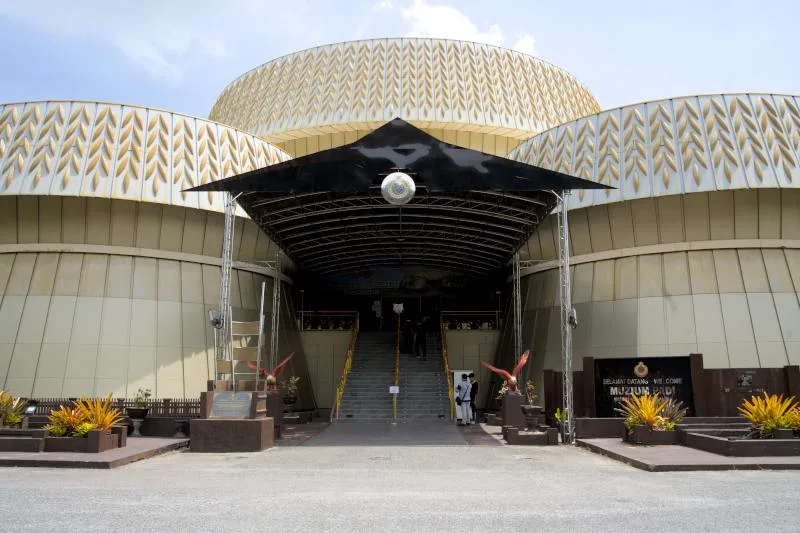 Muzium Padi Negeri Kedah, At the far end of the square is the art gallery.