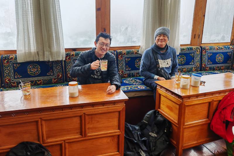 Lunch break at Phunki Tenga