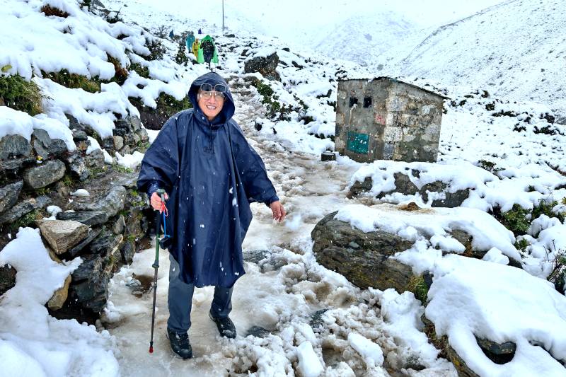 Heavy snow after Shomare, Everest Base Camp Trek Part 1