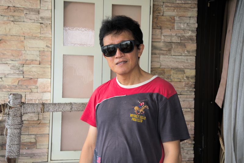 wraparound sunglasses