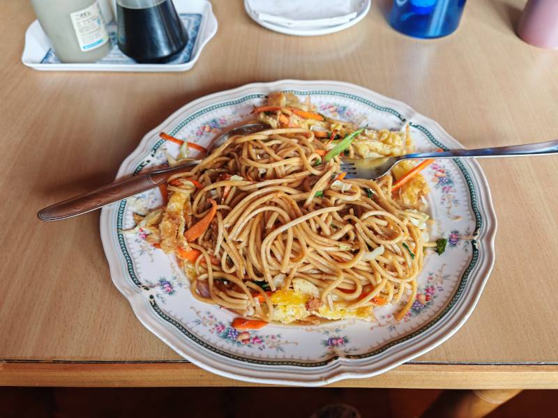 Typical fried noodles with eggs served at the teahouse. Everest base camp tip