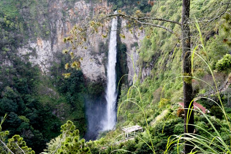 Sipiso Piso waterfall